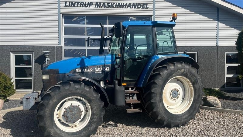 New Holland 8360 Rangecommand - Tractor: foto 1 New Holland 8360 Rangecommand - Tractor: foto 1