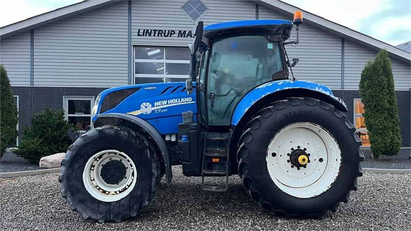 New Holland T7.230 Autocommand med frontlift og nye bagdæk er - Tractor: foto 1 New Holland T7.230 Autocommand med frontlift og nye bagdæk er - Tractor: foto 1