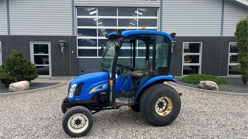 New Holland TC35DA - Tractor: foto 1 New Holland TC35DA - Tractor: foto 1