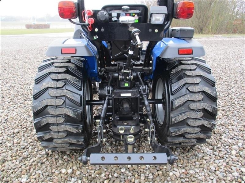 Solis 26 6+2 Gearmaskine med servostyring og industrihju - Tractor municipal: foto 4 Solis 26 6+2 Gearmaskine med servostyring og industrihju - Tractor municipal: foto 4