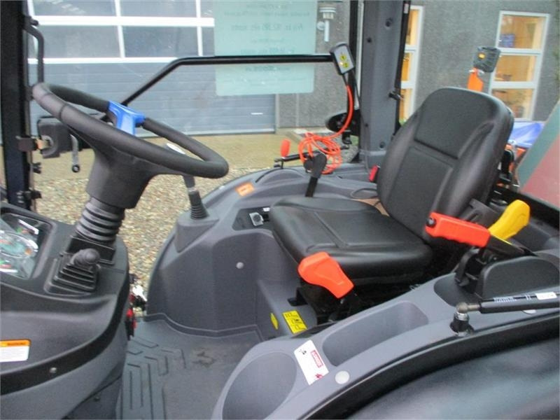 Solis 26 HST Snow Edition med frontlift, front PTO, Thyr - Tractor: foto 4 Solis 26 HST Snow Edition med frontlift, front PTO, Thyr - Tractor: foto 4