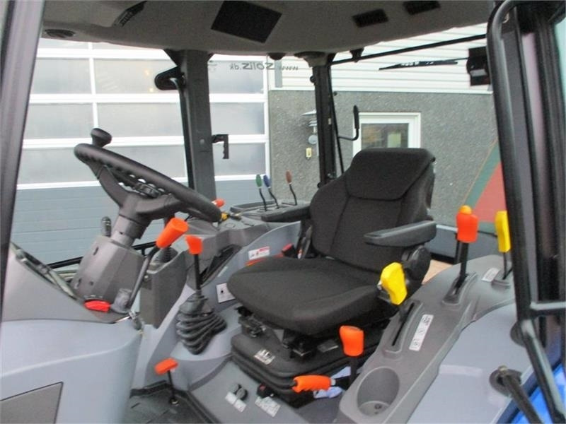 Solis 60 Med frontlift, frontPTO og Thyregod kost - Tractor: foto 5 Solis 60 Med frontlift, frontPTO og Thyregod kost - Tractor: foto 5