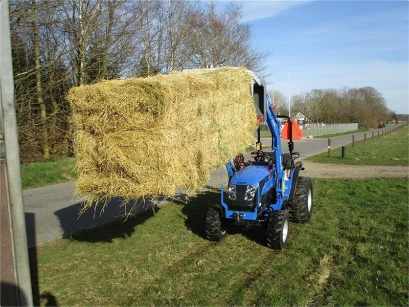 Solis S26 6+2 gearmaskine med servostyring og frontlæsse - Tractor: foto 3 Solis S26 6+2 gearmaskine med servostyring og frontlæsse - Tractor: foto 3
