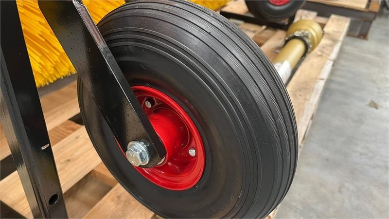 Thyregod TK 1600 PTO, med hydraulisk sving. - Barredora cucharón: foto 3 Thyregod TK 1600 PTO, med hydraulisk sving. - Barredora cucharón: foto 3