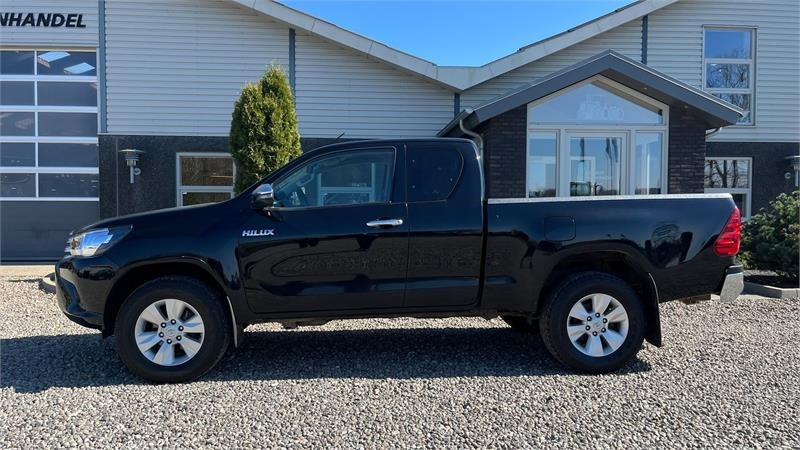 Toyota Hilux 4WD Pick-up med træk til 3200 kg. Meget velh - Accesorios para cosechadoras: foto 1 Toyota Hilux 4WD Pick-up med træk til 3200 kg. Meget velh - Accesorios para cosechadoras: foto 1