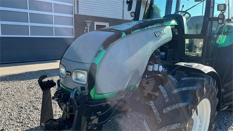 Valtra T130 med 3.5ton frontlift - Tractor: foto 4 Valtra T130 med 3.5ton frontlift - Tractor: foto 4