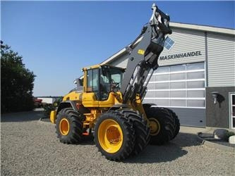 Volvo Tvillingehjul som passer til AGRI 750/65R26 - Cargadora de ruedas: foto 1 Volvo Tvillingehjul som passer til AGRI 750/65R26 - Cargadora de ruedas: foto 1