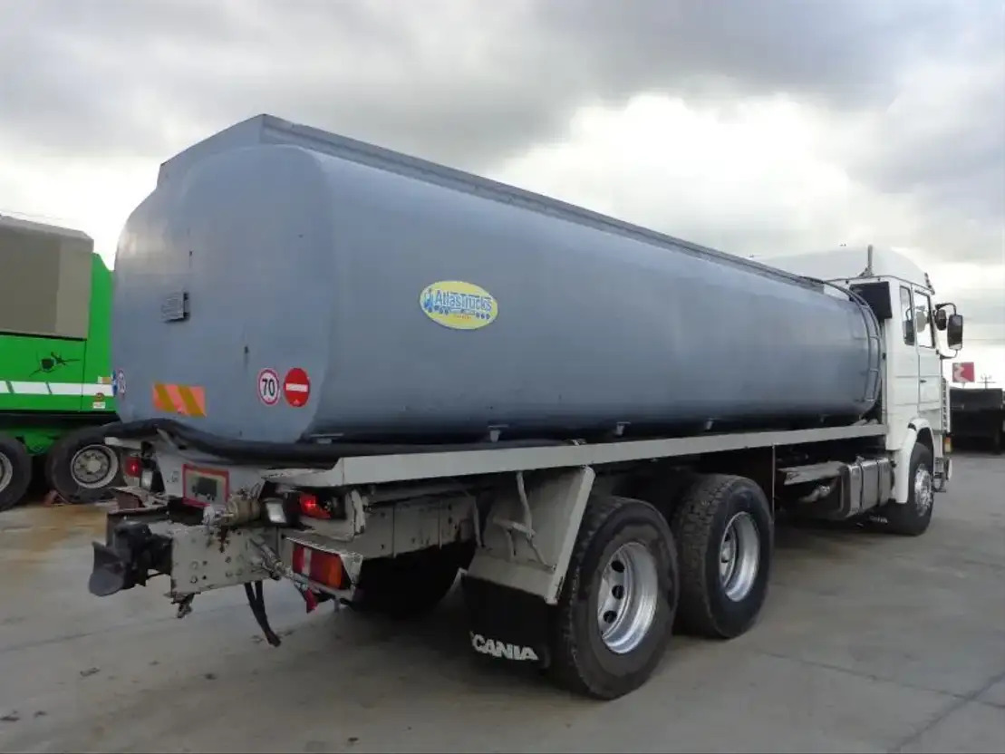 Scania R143-470 V8 Scania R143HL .470 6X2 Diesel/OIL Tank - Camión cisterna: foto 5 Scania R143-470 V8 Scania R143HL .470 6X2 Diesel/OIL Tank - Camión cisterna: foto 5