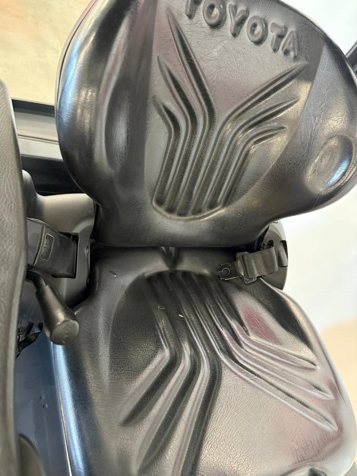 Toyota 10995 - 8FBET15 - Carretilla elevadora eléctrica: foto 5 Toyota 10995 - 8FBET15 - Carretilla elevadora eléctrica: foto 5