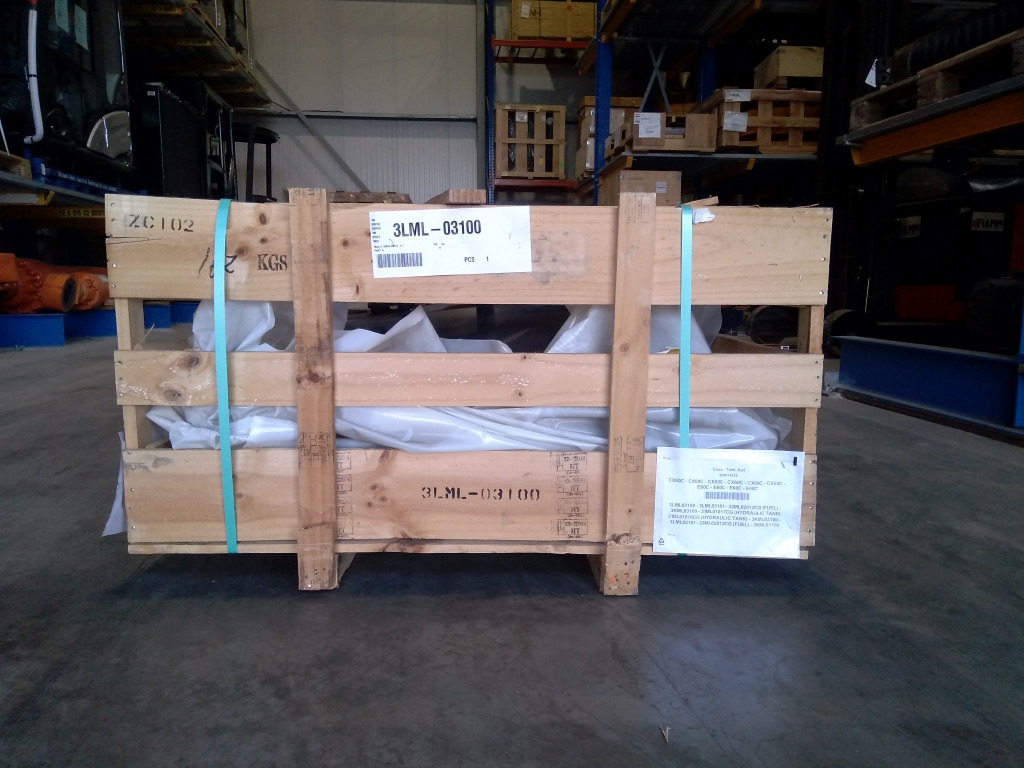 Case 3LML03100 - 31ML01017CG (HYDRAULIC TANK) - Depósito de combustible para Maquinaria de construcción: foto 3 Case 3LML03100 - 31ML01017CG (HYDRAULIC TANK) - Depósito de combustible para Maquinaria de construcción: foto 3