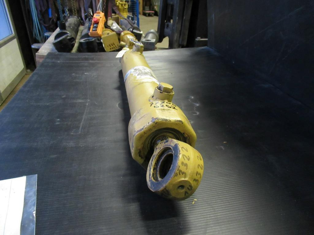 Caterpillar 1U3322 - 4V8905 - Cilindro hidráulico para Maquinaria de construcción: foto 3 Caterpillar 1U3322 - 4V8905 - Cilindro hidráulico para Maquinaria de construcción: foto 3