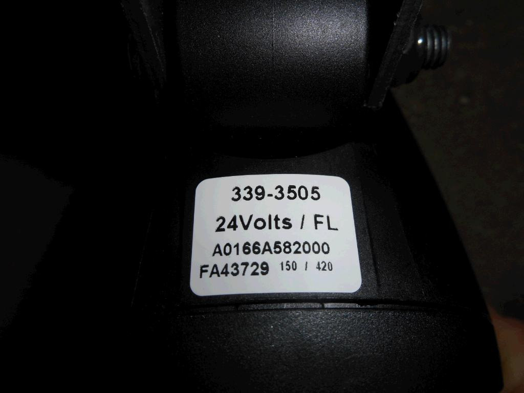 Caterpillar 3393505 - - Luz/ Iluminación para Maquinaria de construcción: foto 5 Caterpillar 3393505 - - Luz/ Iluminación para Maquinaria de construcción: foto 5