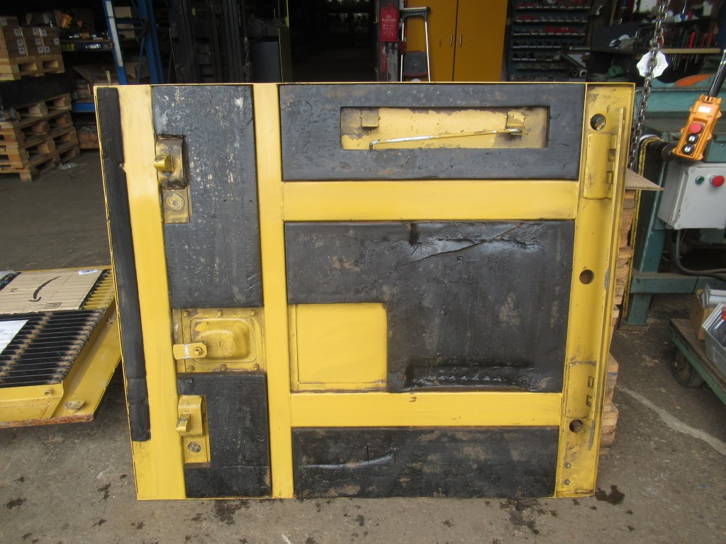 Caterpillar 374D - - Puerta y piezas para Maquinaria de construcción: foto 2 Caterpillar 374D - - Puerta y piezas para Maquinaria de construcción: foto 2
