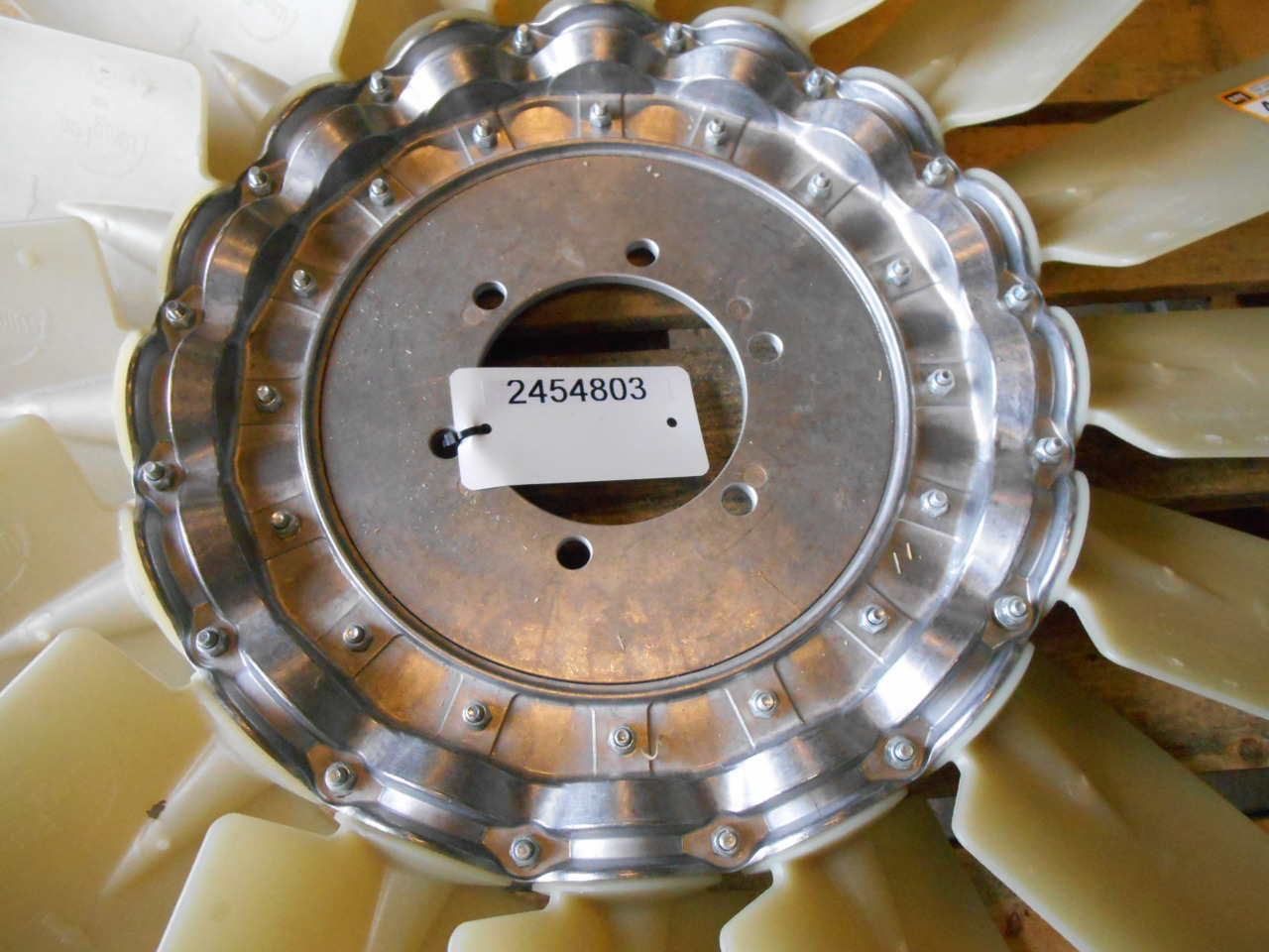 Caterpillar 4021897 - - Ventilador para Maquinaria de construcción: foto 2 Caterpillar 4021897 - - Ventilador para Maquinaria de construcción: foto 2