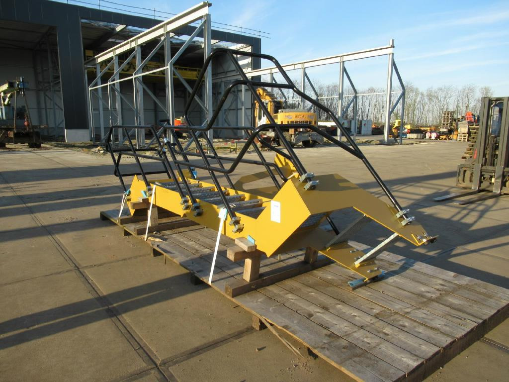 Caterpillar 4778550 - 3767608 - Puerta y piezas para Maquinaria de construcción: foto 2 Caterpillar 4778550 - 3767608 - Puerta y piezas para Maquinaria de construcción: foto 2