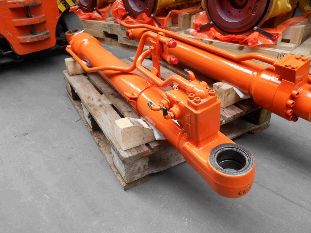 Hitachi ZX135US - - Cilindro hidráulico para Maquinaria de construcción: foto 1 Hitachi ZX135US - - Cilindro hidráulico para Maquinaria de construcción: foto 1