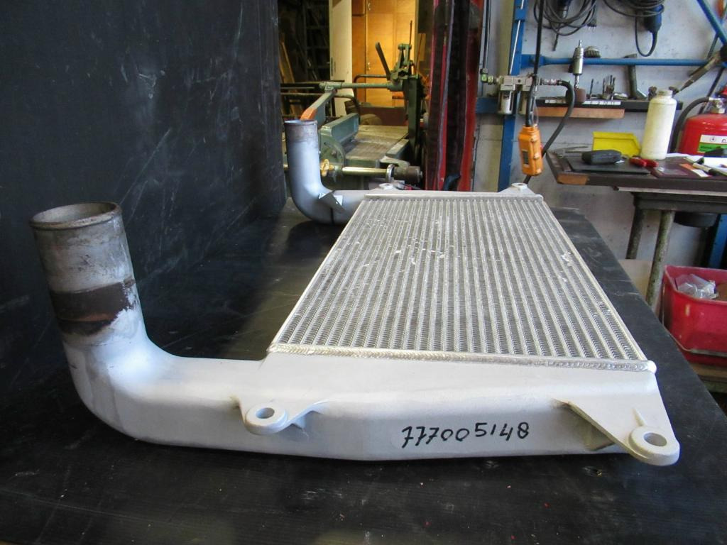 Hyundai R210LC-9 - - Intercooler para Maquinaria de construcción: foto 2 Hyundai R210LC-9 - - Intercooler para Maquinaria de construcción: foto 2