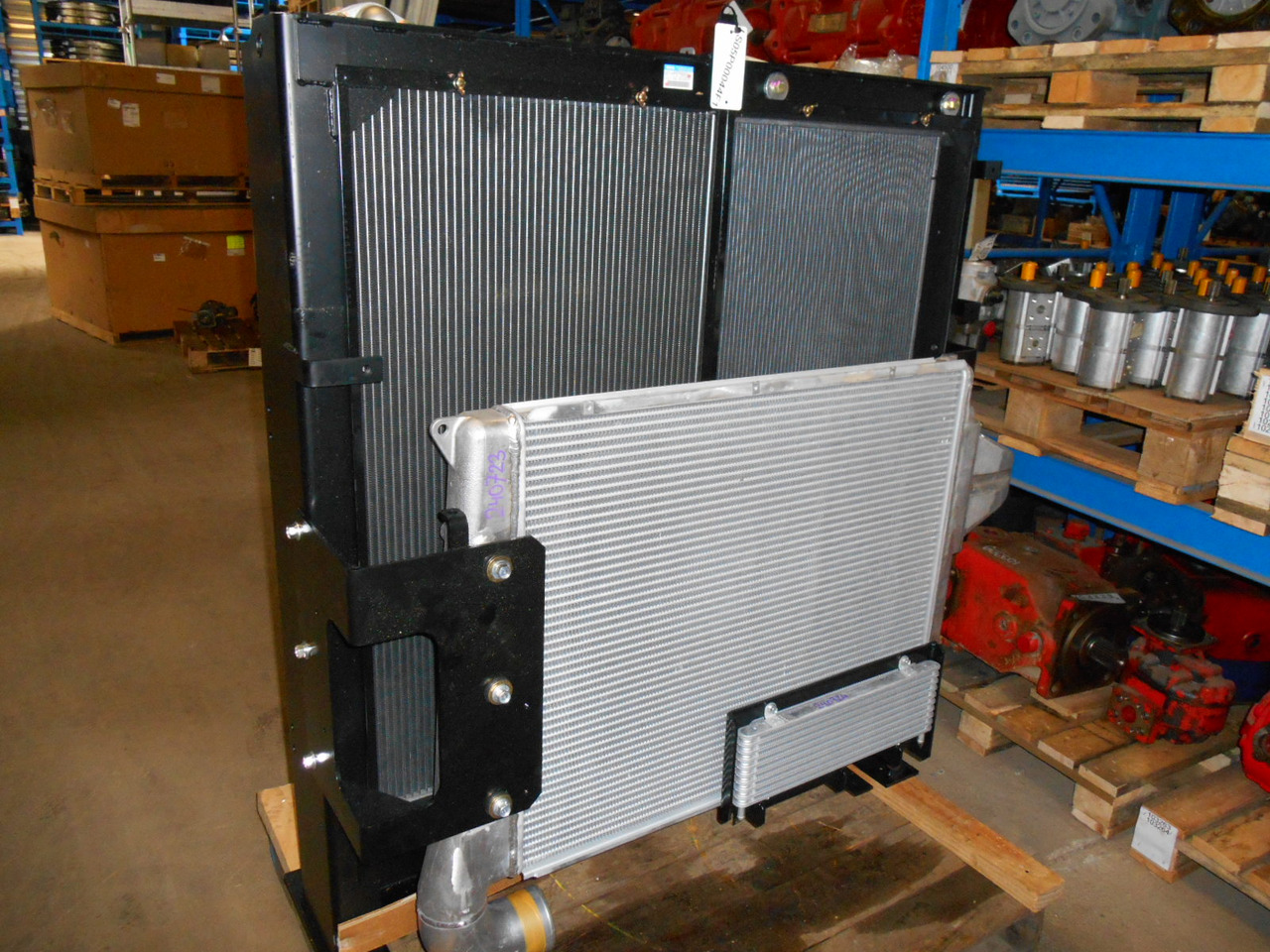 Kobelco LS05P00039F1 - LS05P00039F3 - Radiador para Maquinaria de construcción: foto 4 Kobelco LS05P00039F1 - LS05P00039F3 - Radiador para Maquinaria de construcción: foto 4