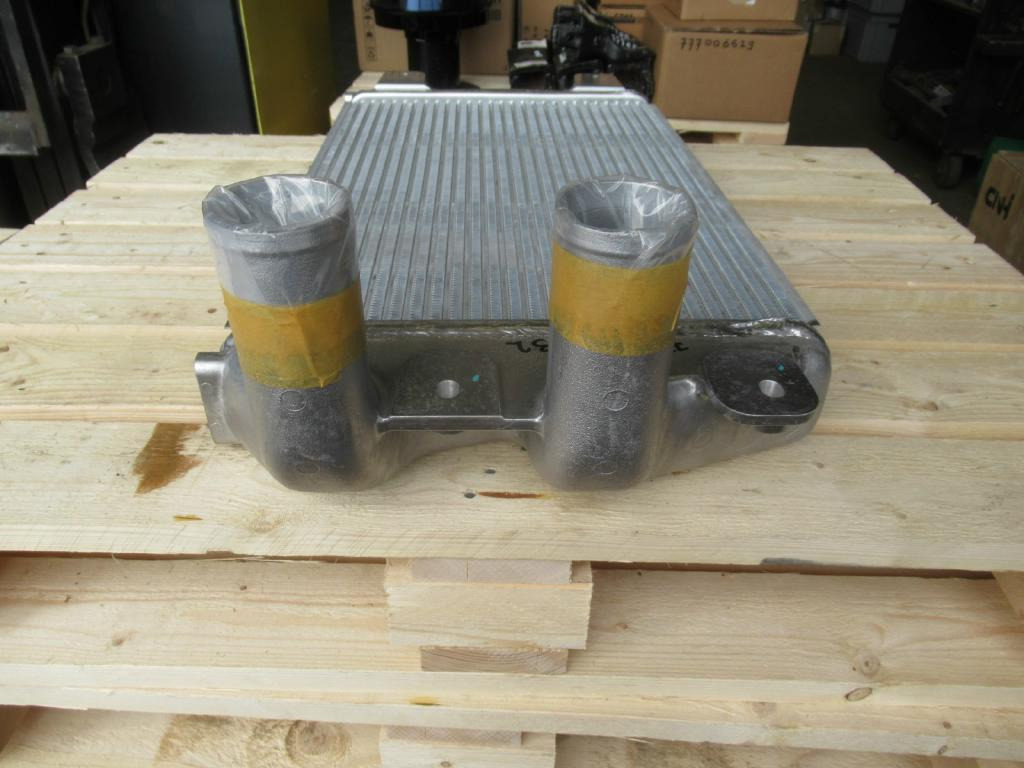 New Holland YM05P00009S003 - 72211202 - Intercooler para Maquinaria agrícola: foto 2 New Holland YM05P00009S003 - 72211202 - Intercooler para Maquinaria agrícola: foto 2