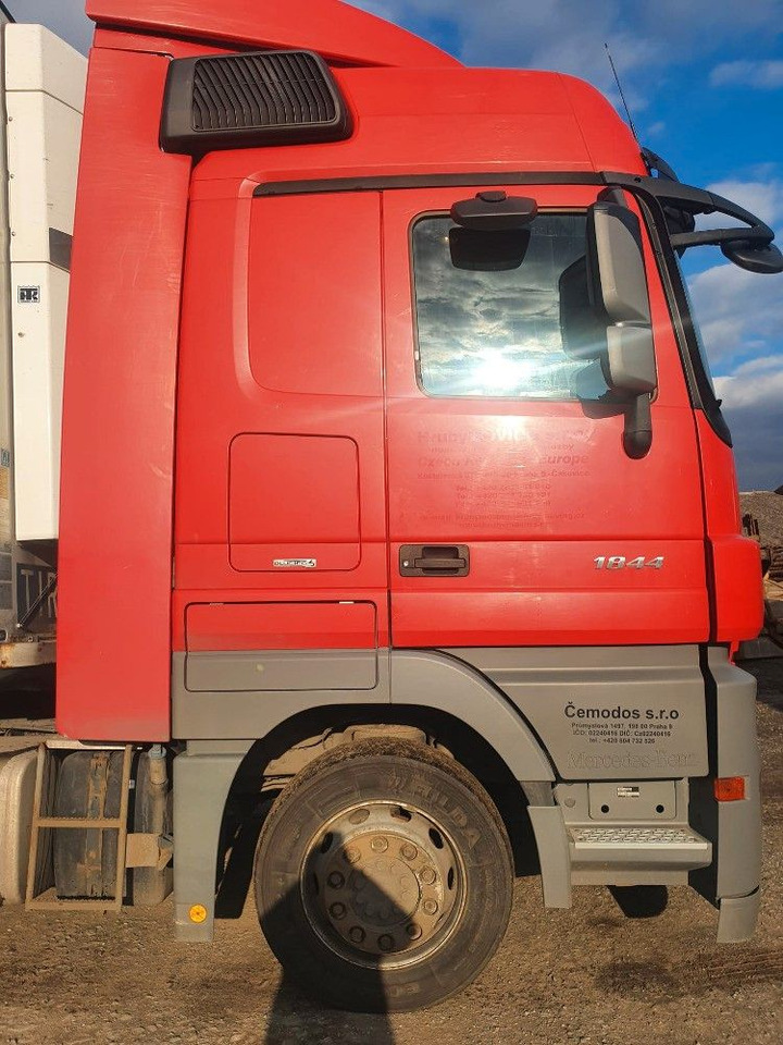 Mercedes-Benz Actros 1844 - Cabeza tractora: foto 3 Mercedes-Benz Actros 1844 - Cabeza tractora: foto 3