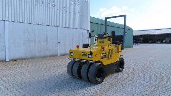 Rodillo de neumáticos Sakai TS 160-3: foto 6 Rodillo de neumáticos Sakai TS 160-3: foto 6