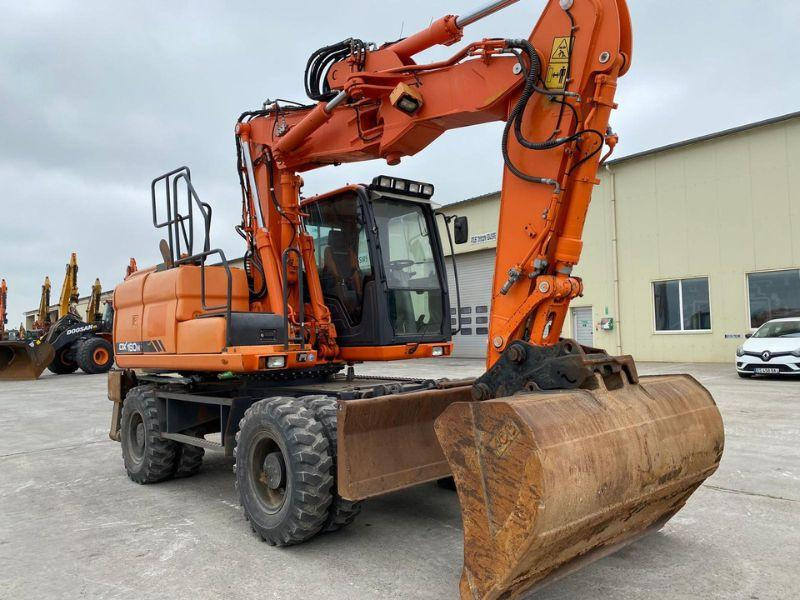 Doosan DX160 - Excavadora de ruedas: foto 1 Doosan DX160 - Excavadora de ruedas: foto 1