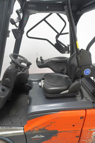 Linde E 14 EVO 386-02 - Carretilla elevadora eléctrica: foto 3 Linde E 14 EVO 386-02 - Carretilla elevadora eléctrica: foto 3