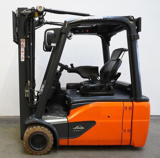 Linde E 20 L EVO 386-02 - Carretilla elevadora eléctrica: foto 4 Linde E 20 L EVO 386-02 - Carretilla elevadora eléctrica: foto 4
