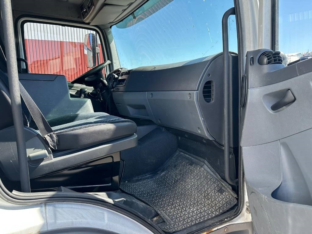Camión caja cerrada Mercedes-Benz 1224 L serie 5952: foto 10