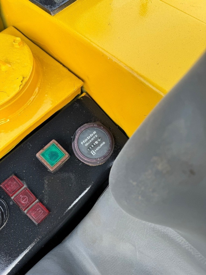 Yanmar B12 - Miniexcavadora: foto 5 Yanmar B12 - Miniexcavadora: foto 5