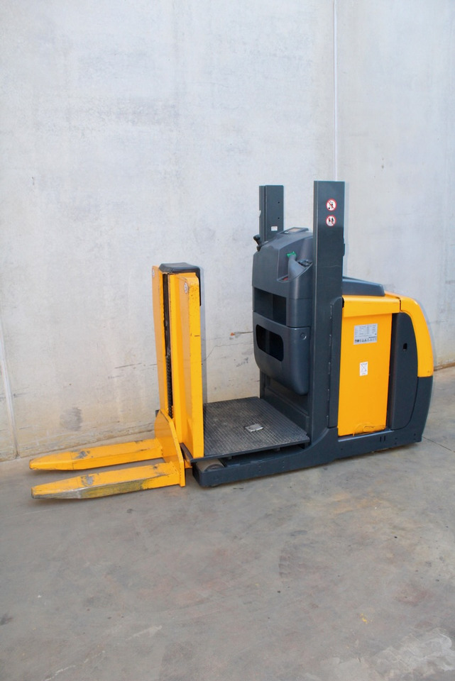 Jungheinrich EKS 110 Z 100 E - Recoge pedidos: foto 2 Jungheinrich EKS 110 Z 100 E - Recoge pedidos: foto 2