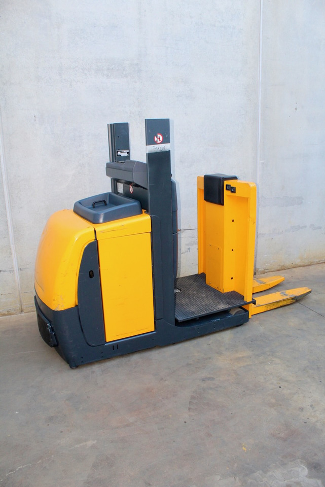 Jungheinrich EKS 110 Z 100 E - Recoge pedidos: foto 3 Jungheinrich EKS 110 Z 100 E - Recoge pedidos: foto 3