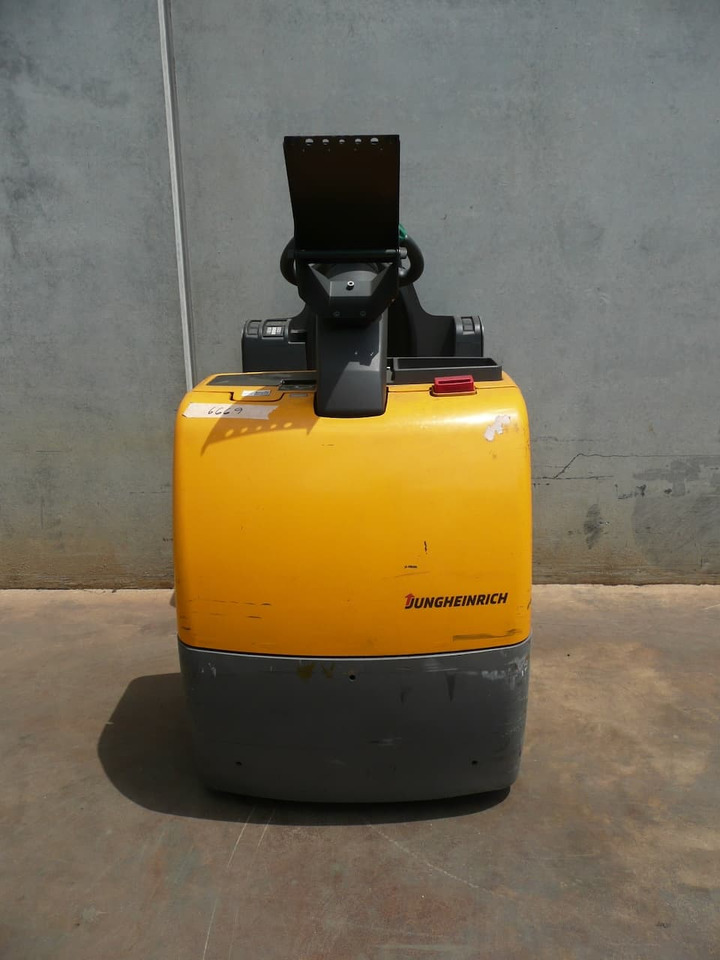 Jungheinrich EZS 350 - Remolcadora: foto 3 Jungheinrich EZS 350 - Remolcadora: foto 3