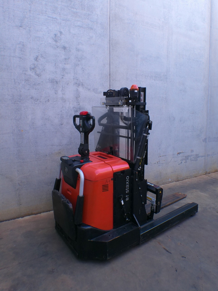 Toyota SPE 120 XR - Apilador: foto 3 Toyota SPE 120 XR - Apilador: foto 3