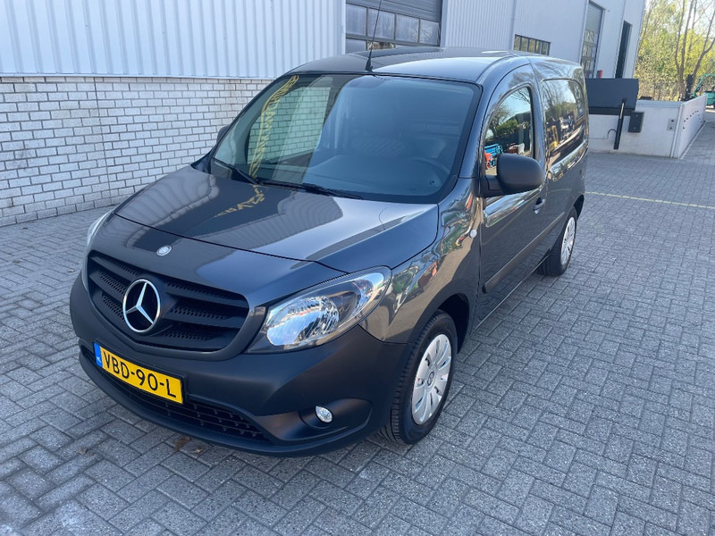 Mercedes-Benz Citan 108 CDI - Furgoneta pequeña: foto 2 Mercedes-Benz Citan 108 CDI - Furgoneta pequeña: foto 2