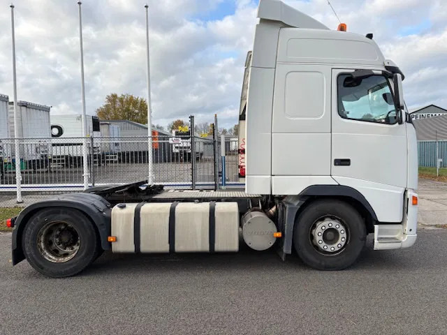 Volvo FH 12 420 4x2T Globetrotter 720.000km!! Analog tacho MOT 06-2026 - Cabeza tractora: foto 4 Volvo FH 12 420 4x2T Globetrotter 720.000km!! Analog tacho MOT 06-2026 - Cabeza tractora: foto 4