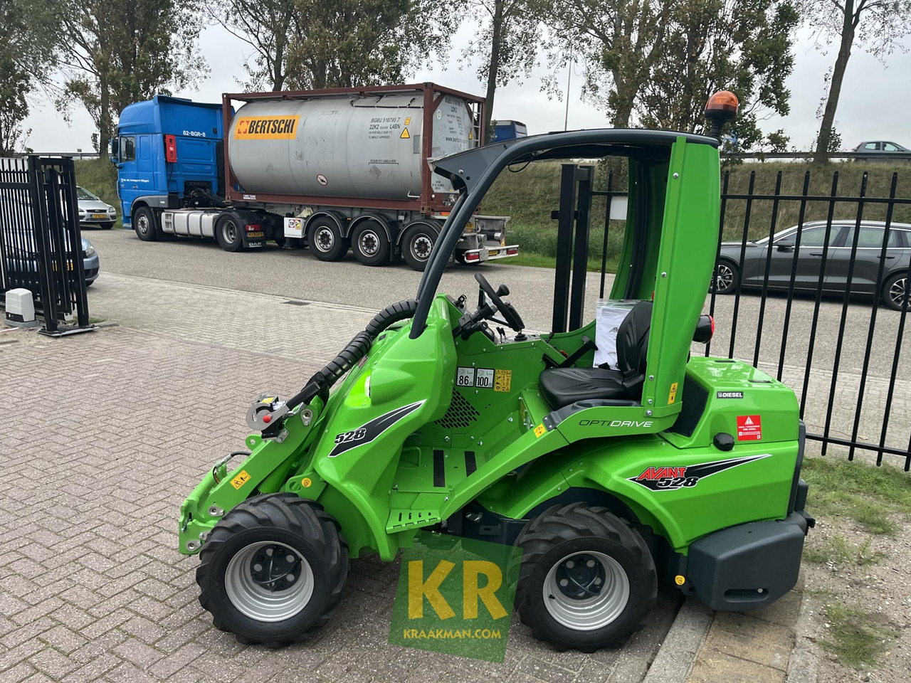 Cargadora articulada nuevo Avant 528 TDL: foto 1