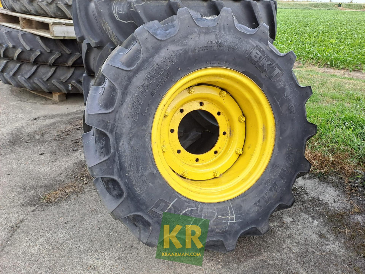 BKT 320/85R20 855 - Rueda completa para Maquinaria agrícola: foto 3 BKT 320/85R20 855 - Rueda completa para Maquinaria agrícola: foto 3