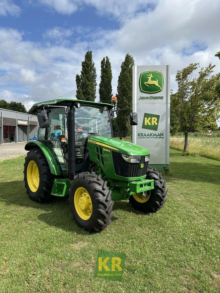 John Deere 5058E - Tractor: foto 3 John Deere 5058E - Tractor: foto 3