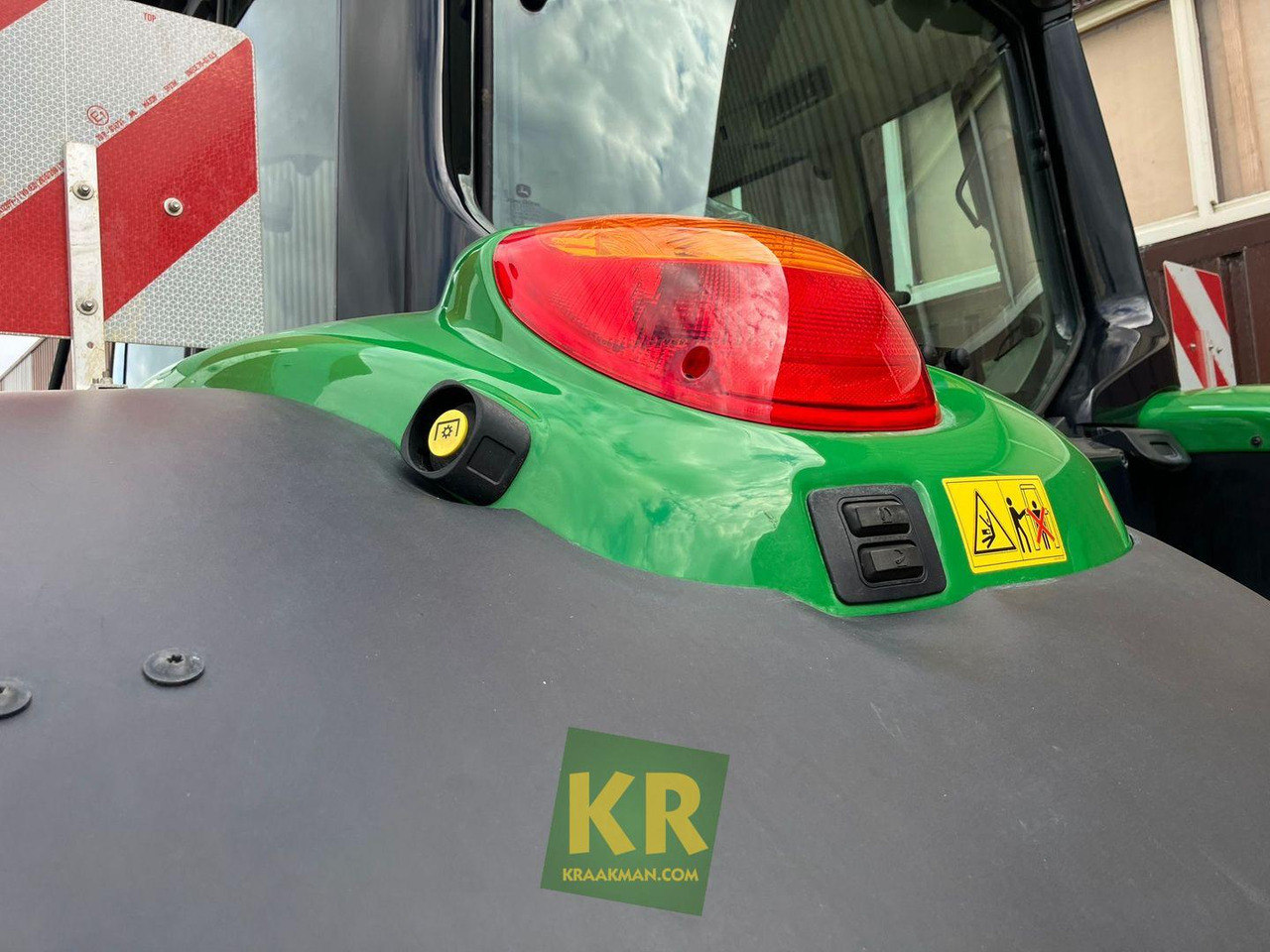 John Deere 6155M - Tractor: foto 3 John Deere 6155M - Tractor: foto 3