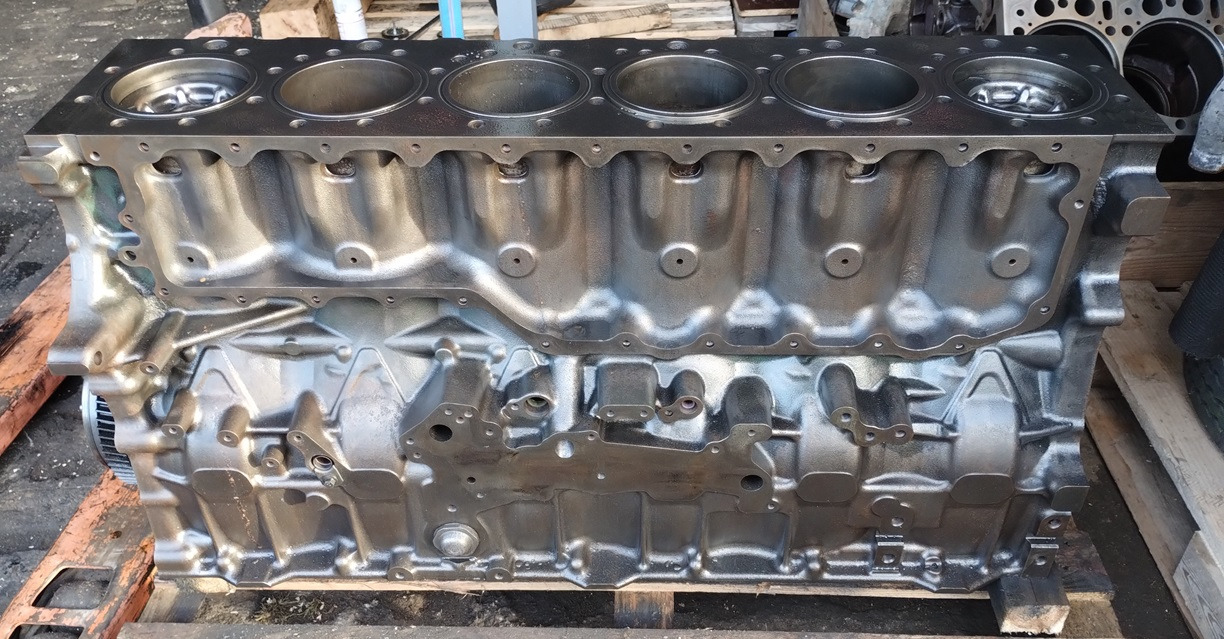 BLOK SILNIKA TŁOKI WAŁ KORBOWY KORBOWODY Volvo FH FH5 460 500 550 2023 232531326 P 23859377 1002142 - Motor y piezas: foto 1 BLOK SILNIKA TŁOKI WAŁ KORBOWY KORBOWODY Volvo FH FH5 460 500 550 2023 232531326 P 23859377 1002142 - Motor y piezas: foto 1