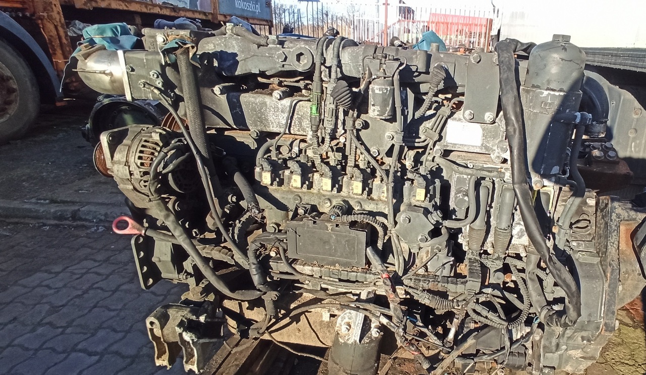 DAF PACCAR CF 75 310 PR228S1 - Motor y piezas para Camión: foto 2 DAF PACCAR CF 75 310 PR228S1 - Motor y piezas para Camión: foto 2