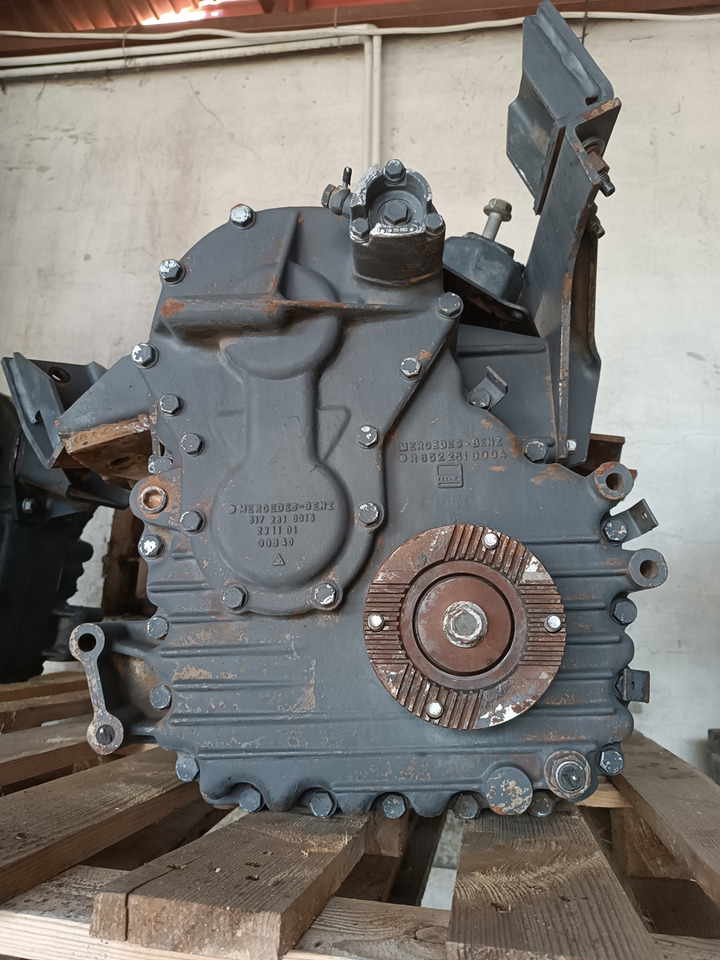 MERCEDES-BENZ SKRZYNIA ROZDZIELCZA REDUKTOR ATEGO 4x4 VG900 1328 1325 1329 - Transmisión: foto 2 MERCEDES-BENZ SKRZYNIA ROZDZIELCZA REDUKTOR ATEGO 4x4 VG900 1328 1325 1329 - Transmisión: foto 2