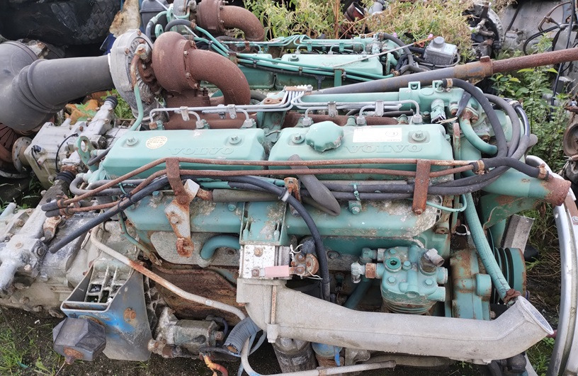 SILNIK CZĘŚCI ENGINE PARTS WAŁ KORBOWY WAŁEK ROZRZADU POMPA WTRYSKOWA VOLVO FL TD 63 E - Motor y piezas: foto 3 SILNIK CZĘŚCI ENGINE PARTS WAŁ KORBOWY WAŁEK ROZRZADU POMPA WTRYSKOWA VOLVO FL TD 63 E - Motor y piezas: foto 3