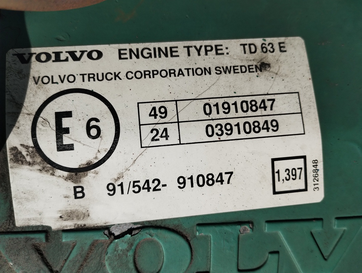 SILNIK CZĘŚCI ENGINE PARTS WAŁ KORBOWY WAŁEK ROZRZADU POMPA WTRYSKOWA VOLVO FL TD 63 E - Motor y piezas: foto 4 SILNIK CZĘŚCI ENGINE PARTS WAŁ KORBOWY WAŁEK ROZRZADU POMPA WTRYSKOWA VOLVO FL TD 63 E - Motor y piezas: foto 4