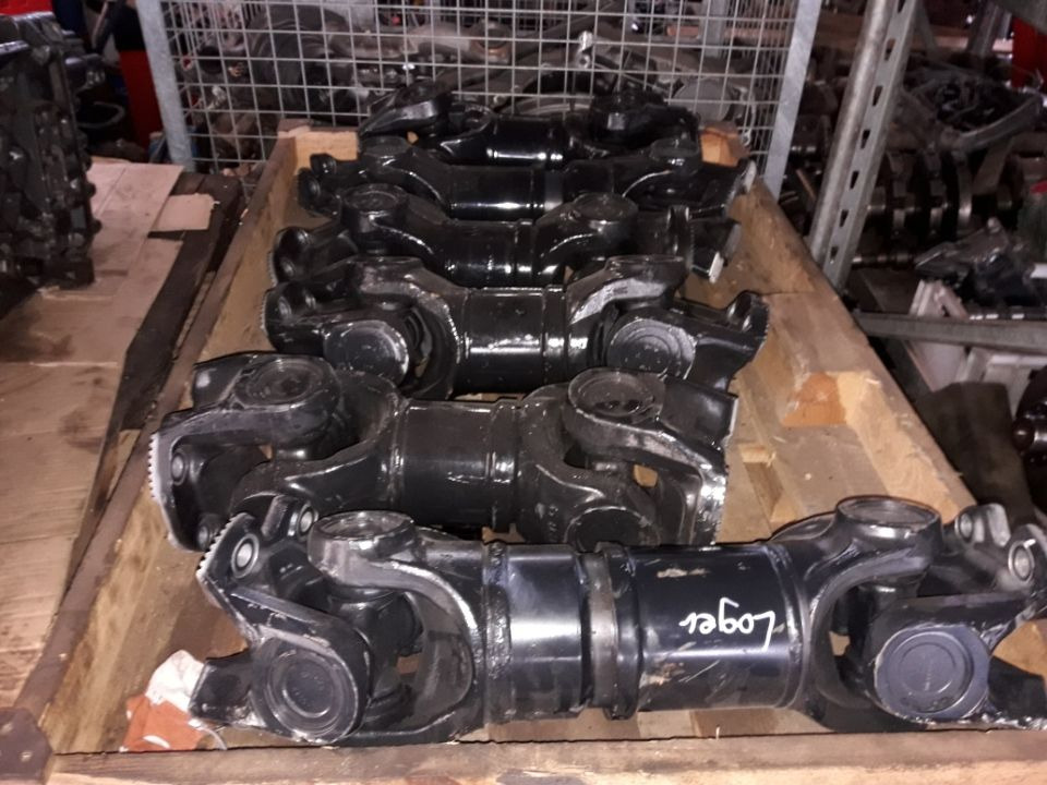 WAŁ NAPĘDOWY ACTROS MP1 MP2 MP3 4x2 4x4 6x4 6x6 6x2 8x2 8x4 8x6 8x8 - Árbol de transmisión para Camión: foto 4 WAŁ NAPĘDOWY ACTROS MP1 MP2 MP3 4x2 4x4 6x4 6x6 6x2 8x2 8x4 8x6 8x8 - Árbol de transmisión para Camión: foto 4