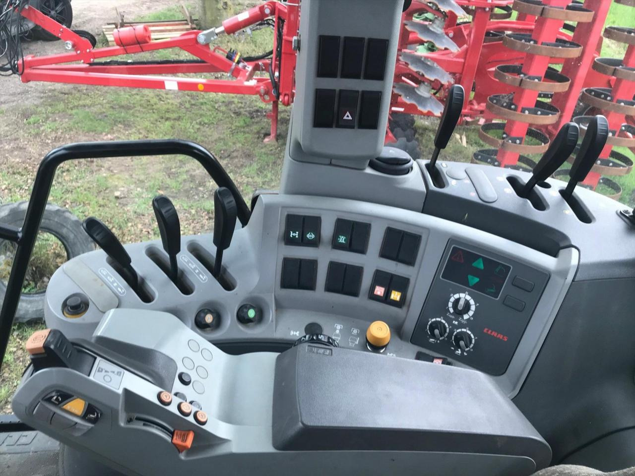 Cosechadora de granos CLAAS TRION 530: foto 15