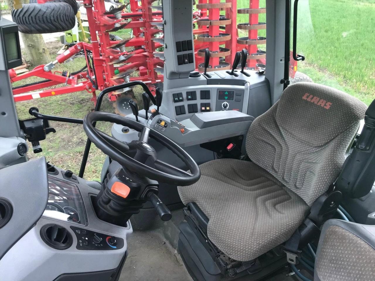 Cosechadora de granos CLAAS TRION 530: foto 14