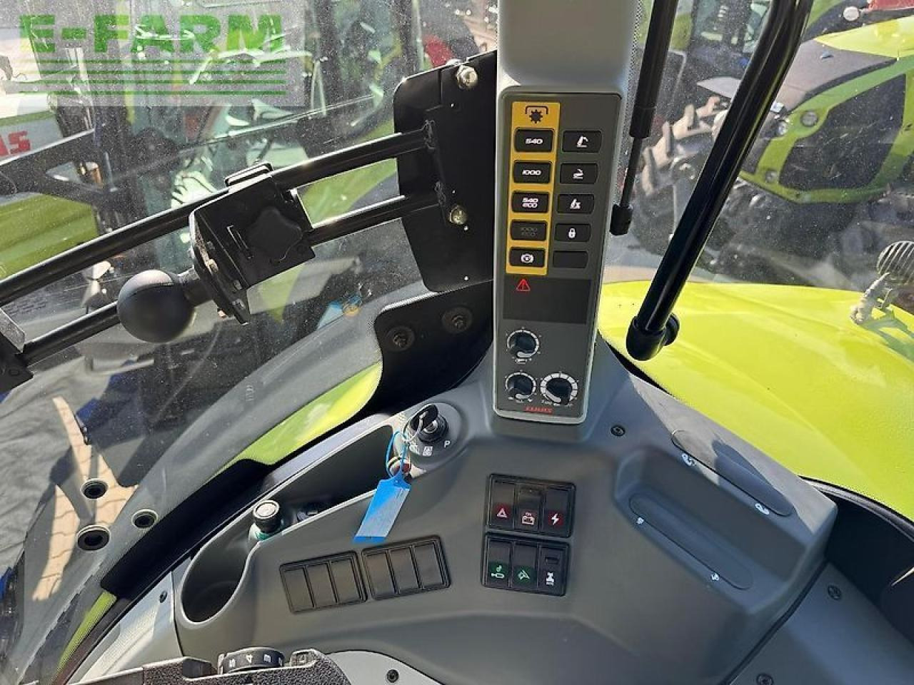 Tractor CLAAS axion 810 cebis hexa-shift: foto 9 Tractor CLAAS axion 810 cebis hexa-shift: foto 9