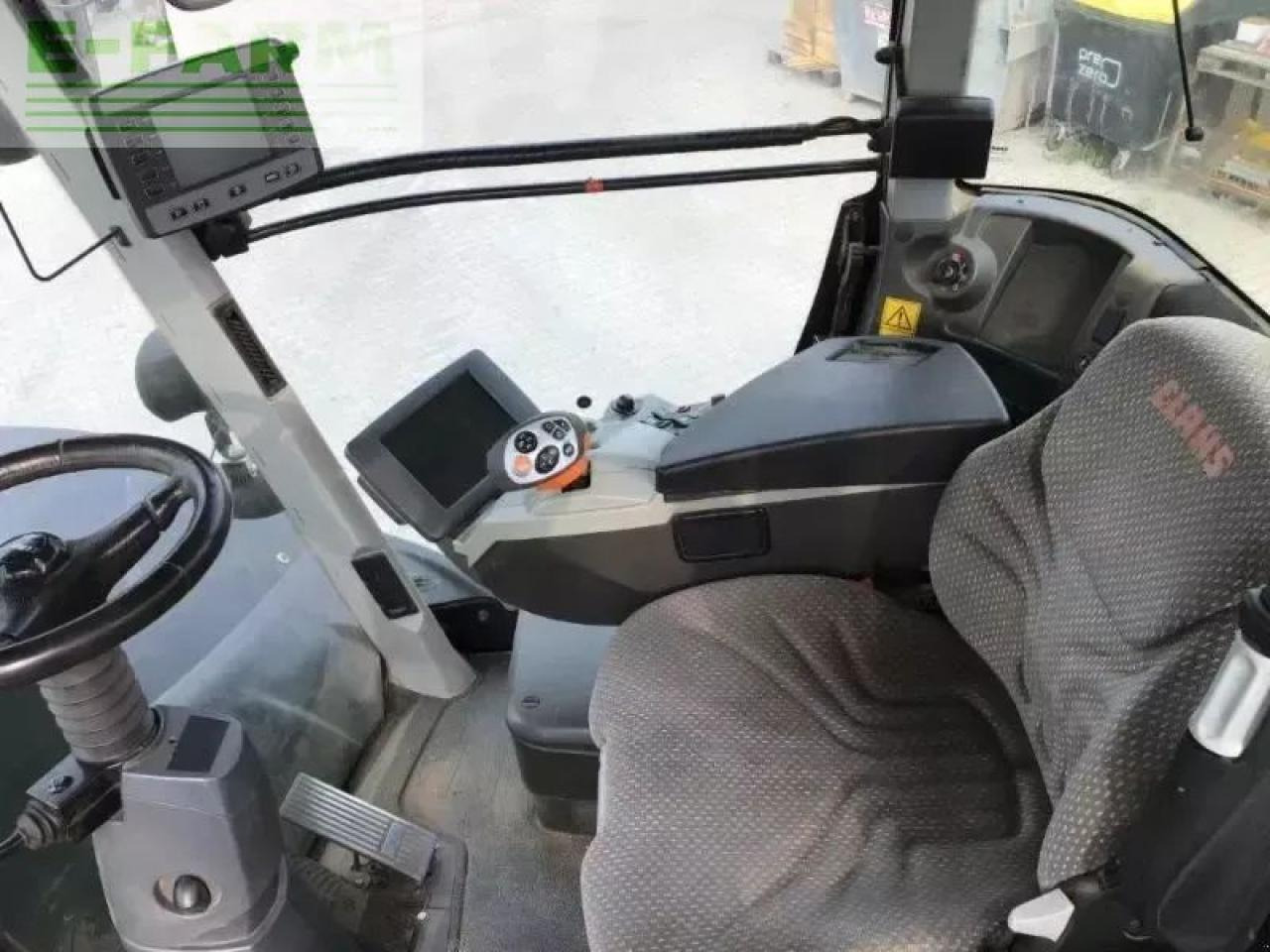 Tractor CLAAS xerion 5000 trac TRAC: foto 7